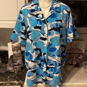 J womens Maggie Sweet casual short sleeve button front top L
